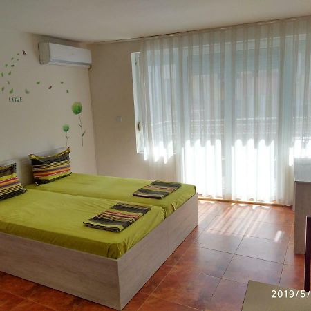 Downtown Studio Apartment Varna Ngoại thất bức ảnh