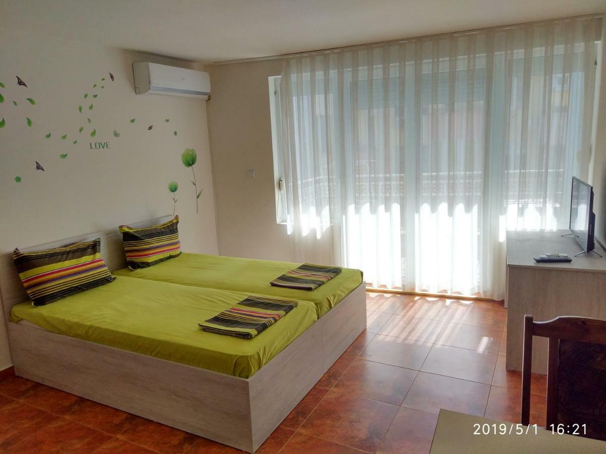 Downtown Studio Apartment Varna Ngoại thất bức ảnh